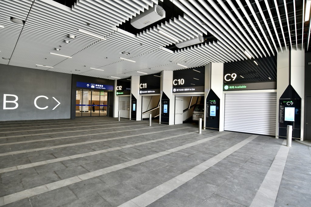 轉機停車場設16個存車處。