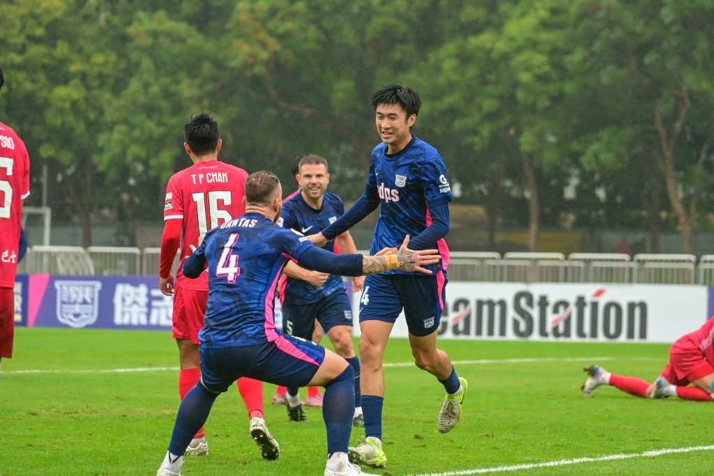 甘智健今戰在24分鐘一記後腳助𠎀志打開記錄。攝影：魏國謙