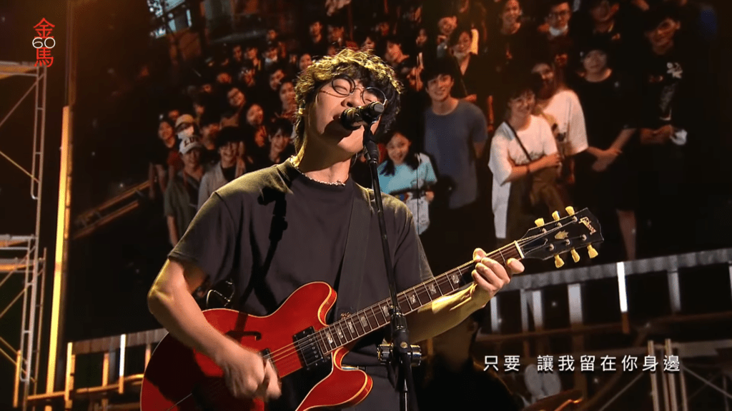 盧廣仲翻唱翻唱伍伯的《無聲的所在》，以及陳奕迅的《讓我留在你身邊》等歌曲。