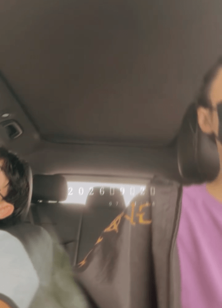 張柏芝9月2日開車送二仔謝振南Quintus返學。