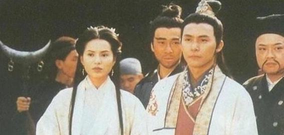 张国强曾在1997年TVB版的《天龙八部》演慕容复。