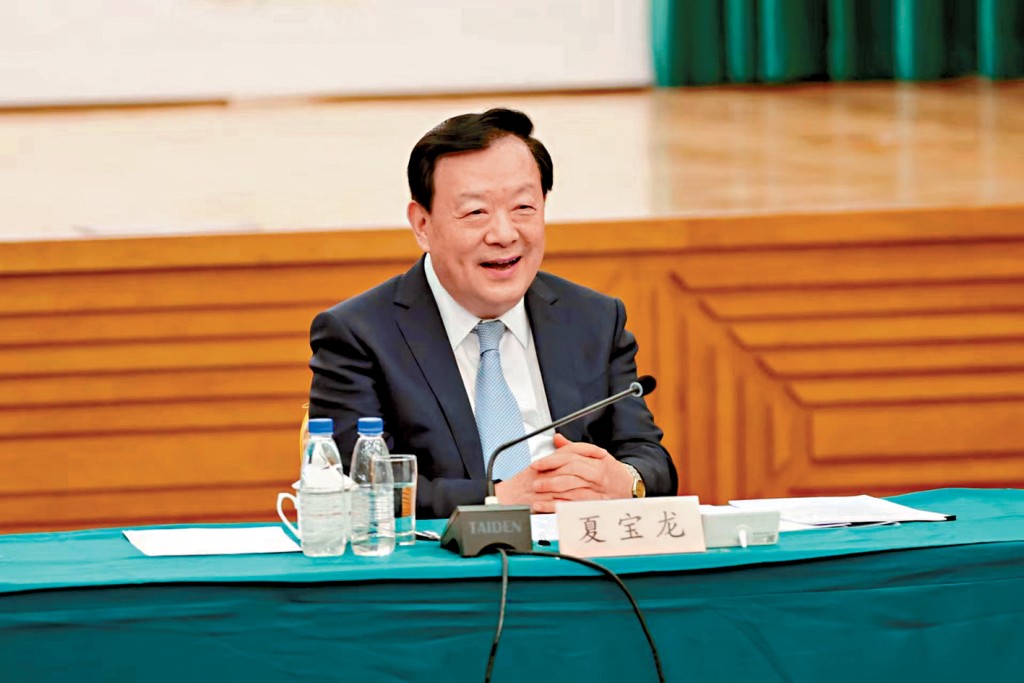消息指，港澳辦領導本周五南下深圳與本港工商界人士交流，料夏寶龍將出席。