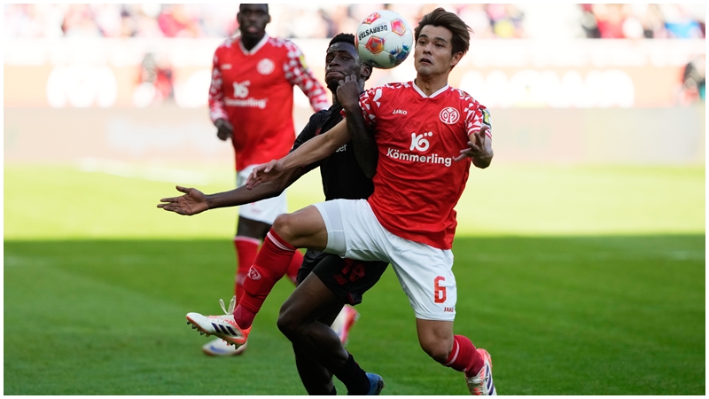 佐野海舟的防守路數一流。AP