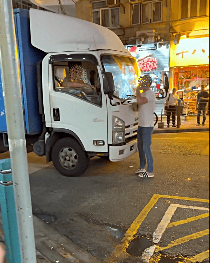 深水埗福榮街發生街頭罵戰。fb：車cam L（香港群組）