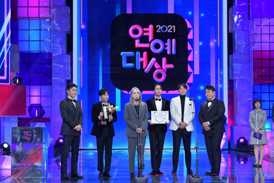 《兩天一夜》掃七獎成大贏家。