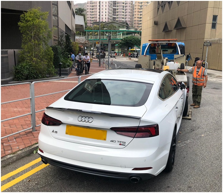 警方採取行動。