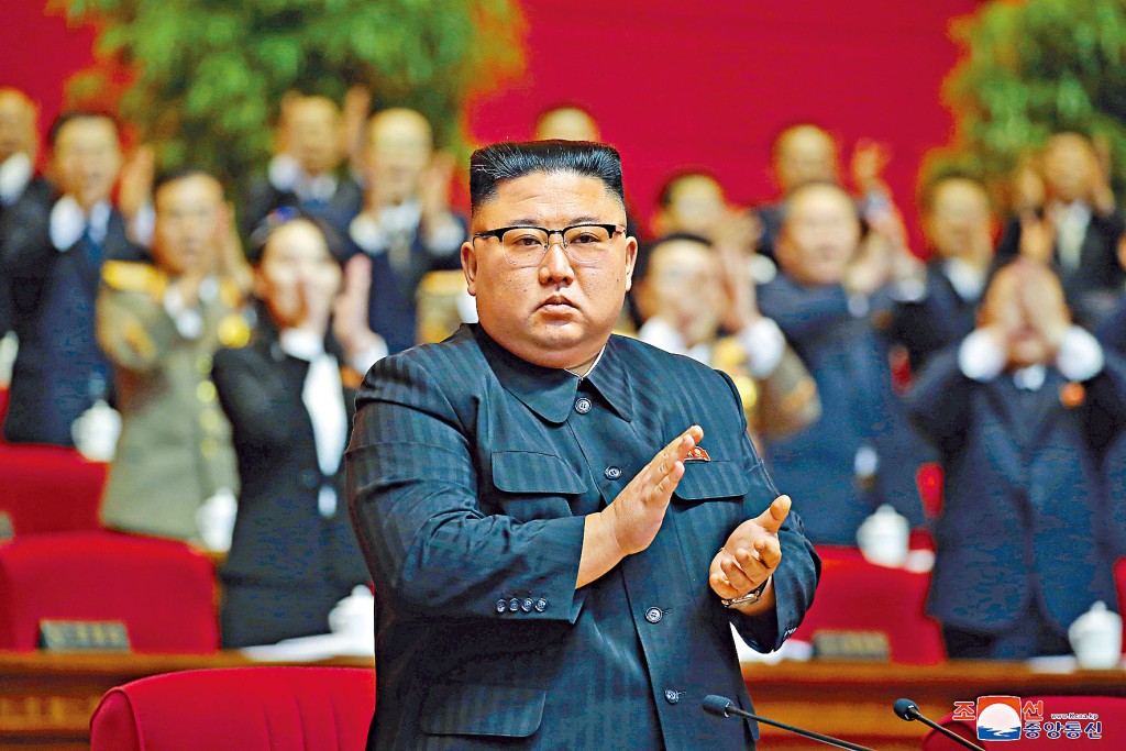 金正恩出席平壤舉行的執政勞動黨第八次全國代表大會。　