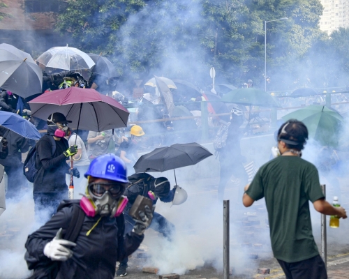 理工大学示威者与警方冲突。资料图片