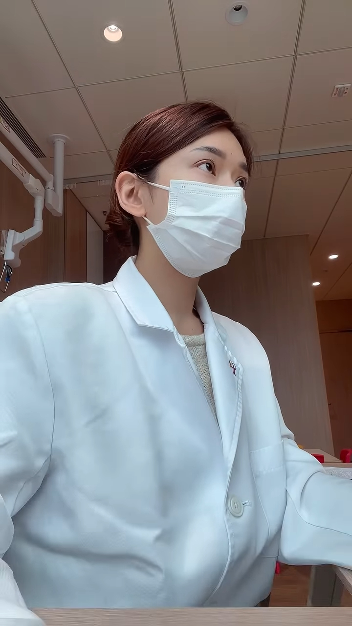 梁凱寧被委任成榮譽語言治療師。 梁凱寧被委任成榮譽語言治療師。