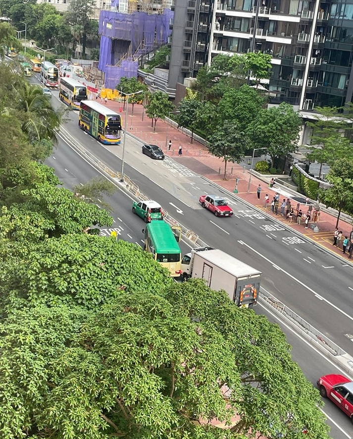 fb馬路的事 (即時交通資訊台)圖片