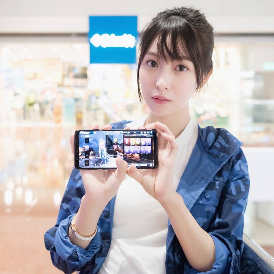 被狂男追拍的電競少女「鹿兒」。 鹿兒FB照片