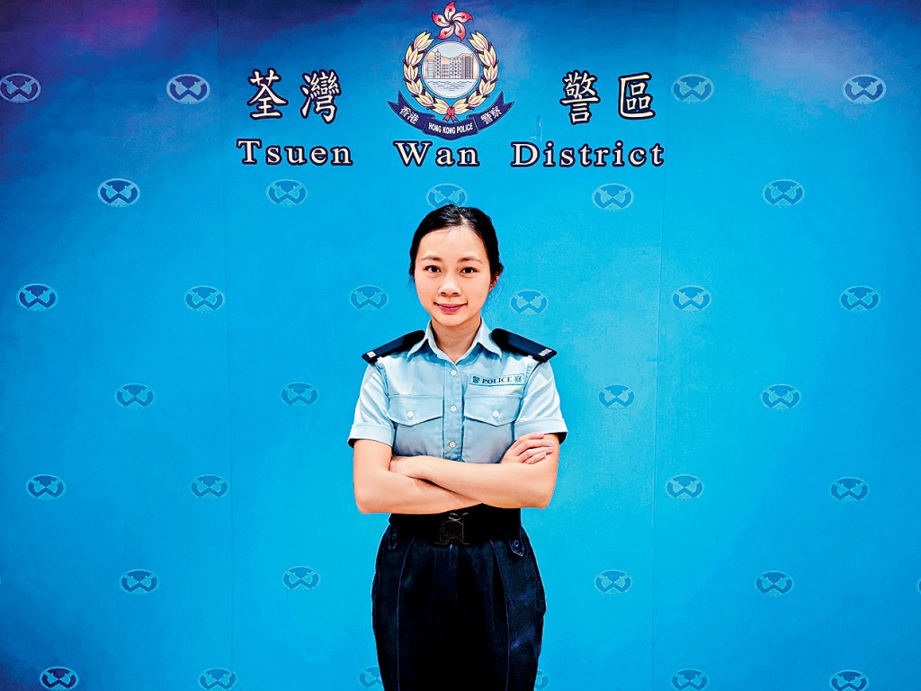 Celia透過「輔警大學生計劃」加入輔警隊，主修犯罪學的她希望將理論帶到實踐，於最前線為市民排憂解困。
