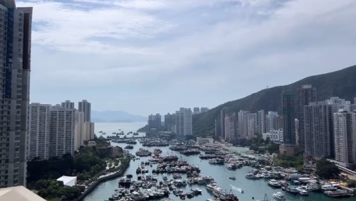 袁嘉敏新居盡覽靚海景。 袁嘉敏新居盡覽靚海景。