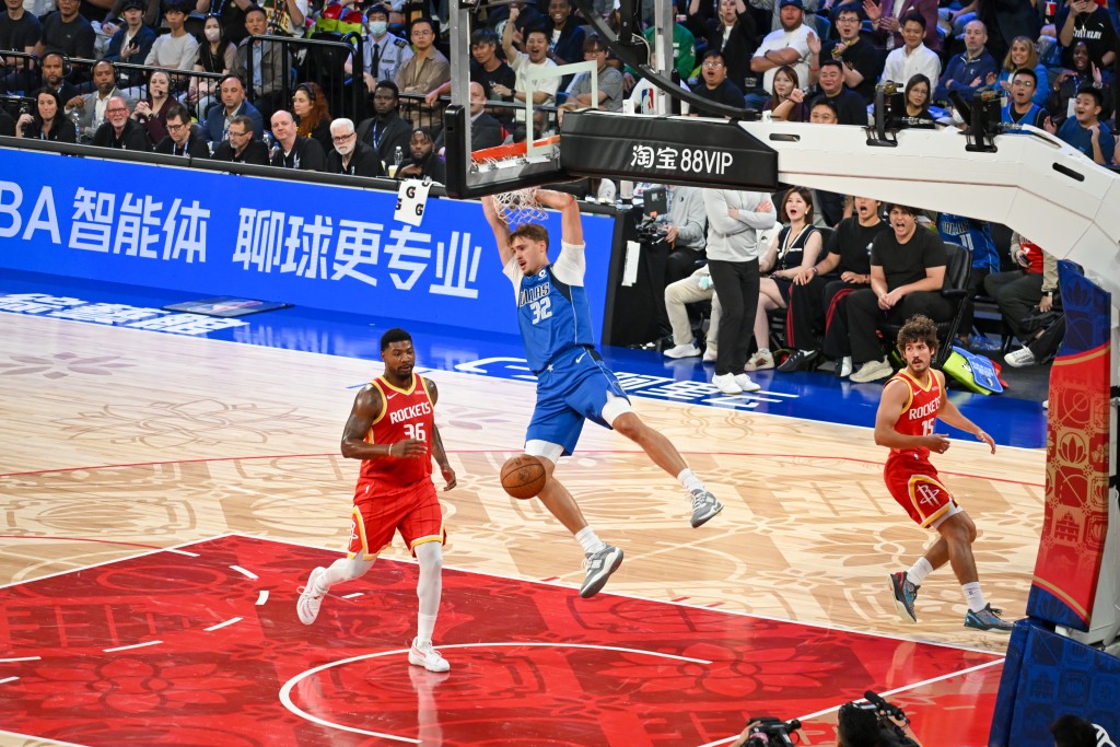 NBA中国赛独行侠vs火箭。魏国谦摄