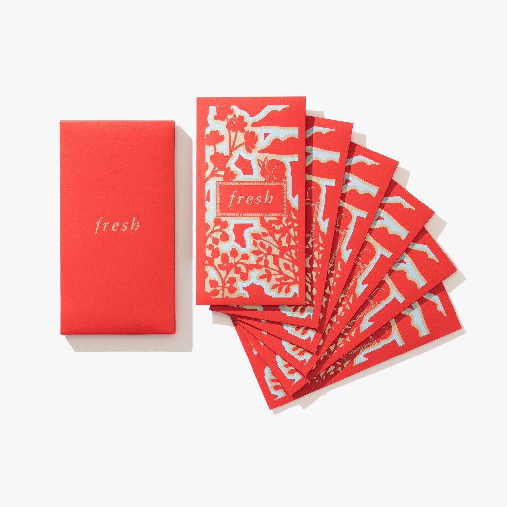 即日至1月31日購物,即可獲fresh兔年利是封一包。
