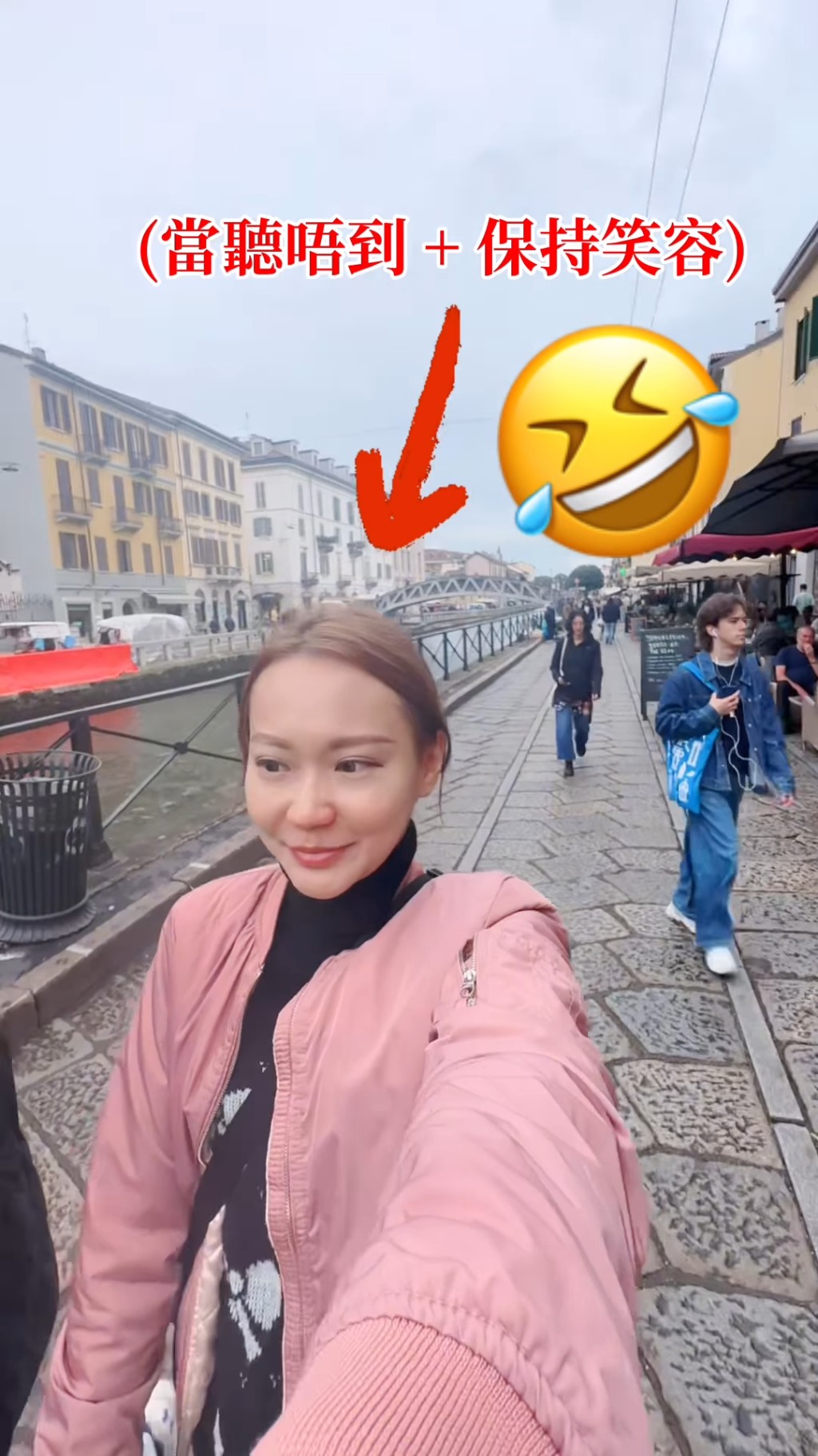 一直沒有笑容的麥詩敏反而不自覺地嘴角上揚,更笑指自己「當聽唔到+保持笑容」,認真搞笑。 一直沒有笑容的麥詩敏反而不自覺地嘴角上揚,更笑指自己「當聽唔到+保持笑容」,認真搞笑。