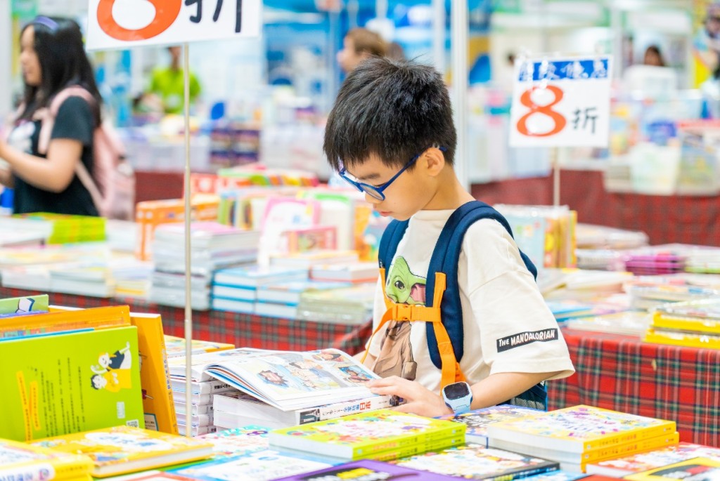 多元化閱讀題材，帶小朋友暢遊書海。