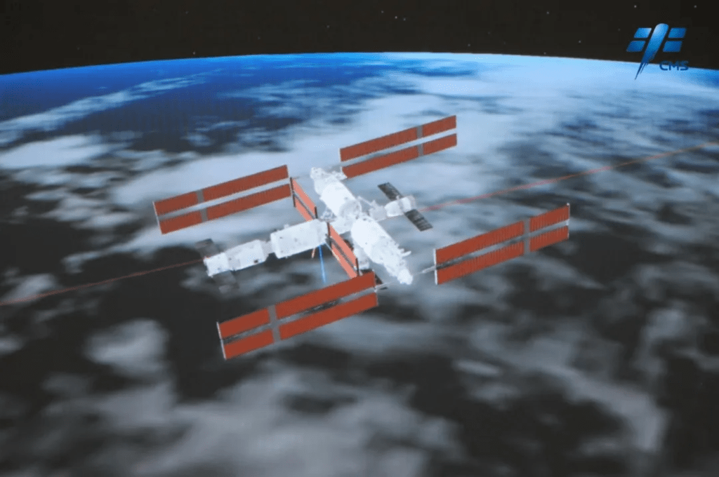 神舟十八与太空站完成交会对接。