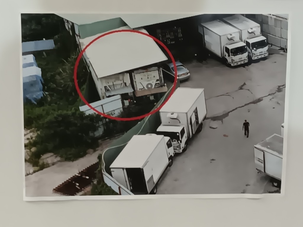 食環署搗破元朗八鄉無牌涷房。 食環署搗破元朗八鄉無牌涷房。