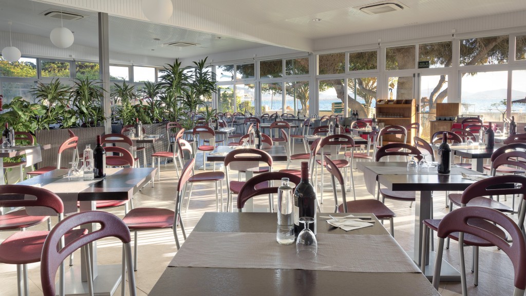 伊贊卡瓦納酒店其中一處用餐區。 cavanna-hotel.oncostacalida.com 伊贊卡瓦納酒店其中一處用餐區。 cavanna-hotel.oncostacalida.com