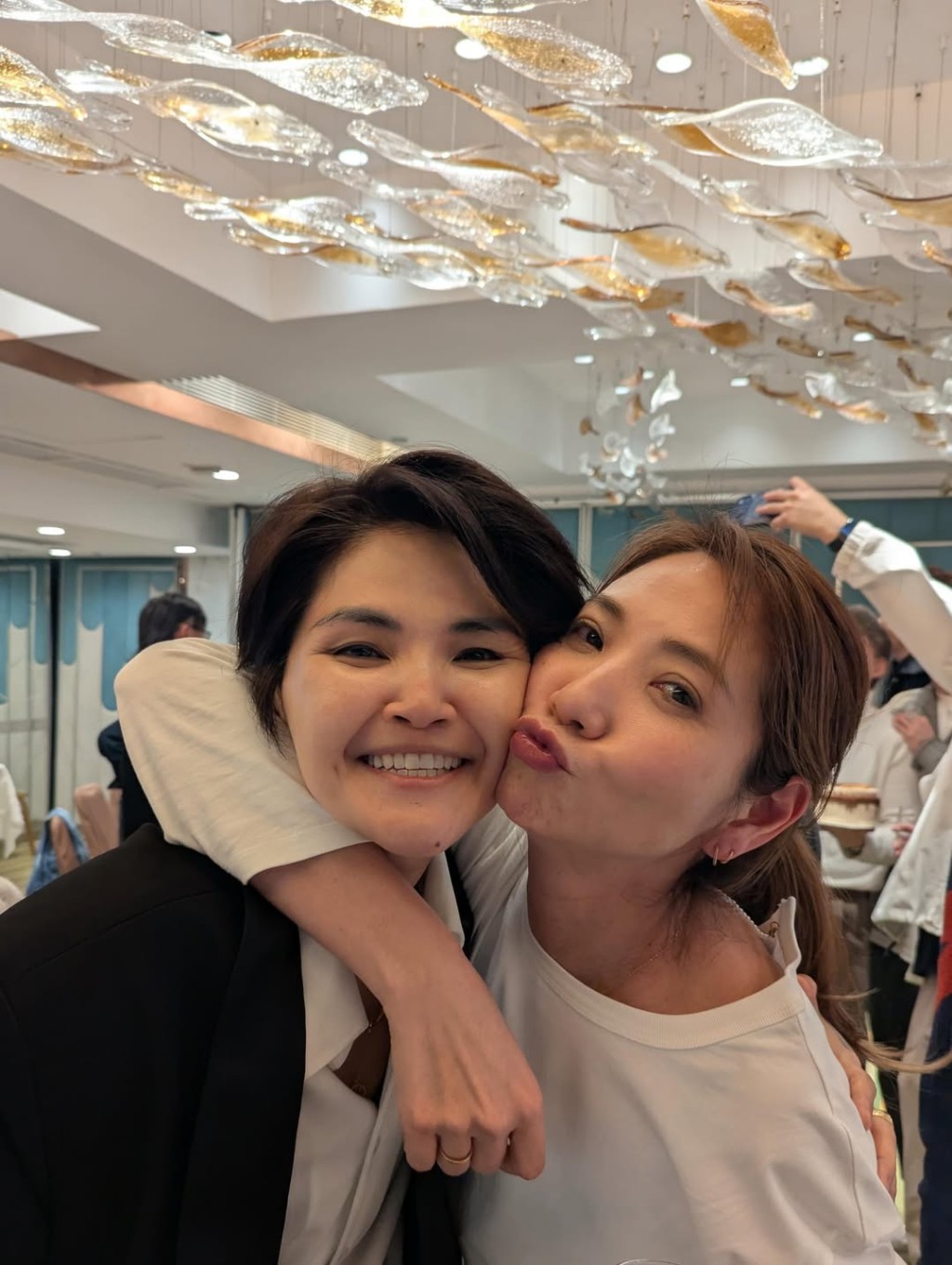 卓猷燕與車婉婉私底下十分老友。 卓猷燕與車婉婉私底下十分老友。