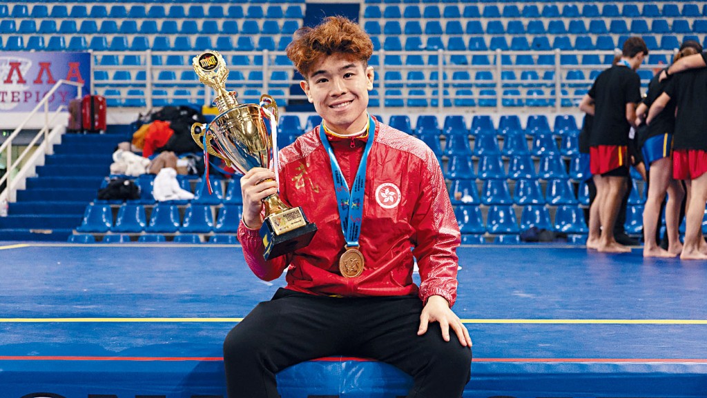 「戰鬥機」李俊亨反勝意大利選手，稱霸希臘。