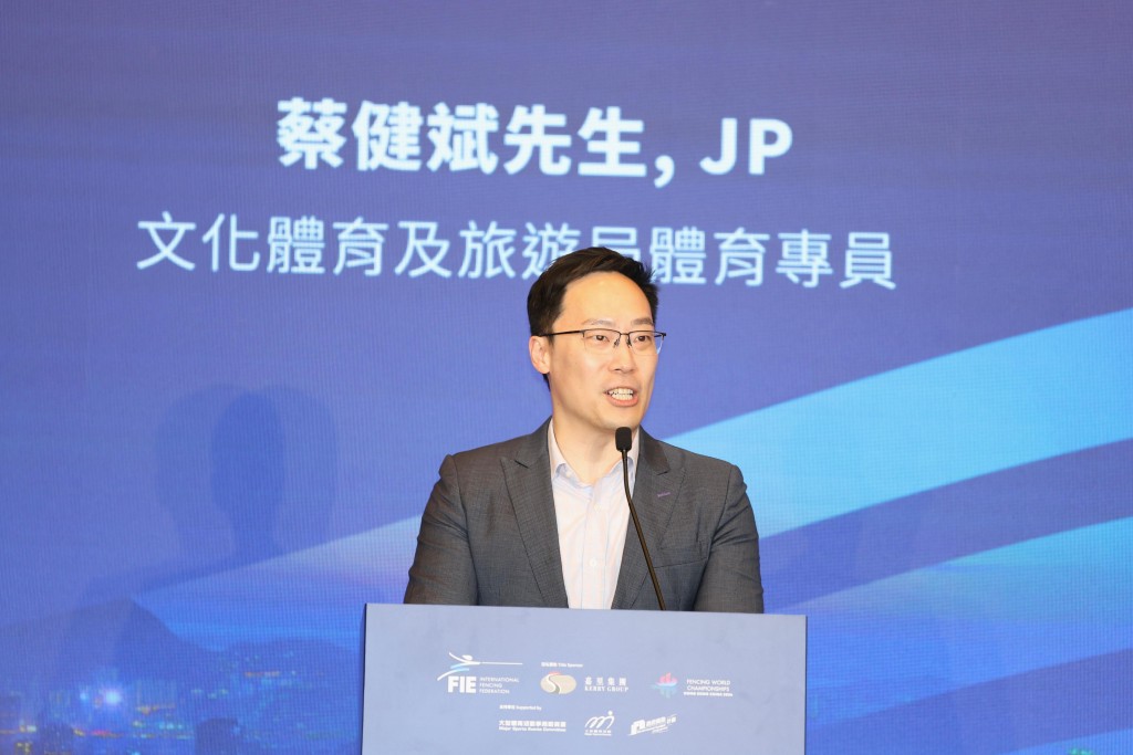 文化體育及旅遊局體育專員蔡健斌出席世錦賽香港代表隊會見傳媒活動並致辭。徐嘉華攝