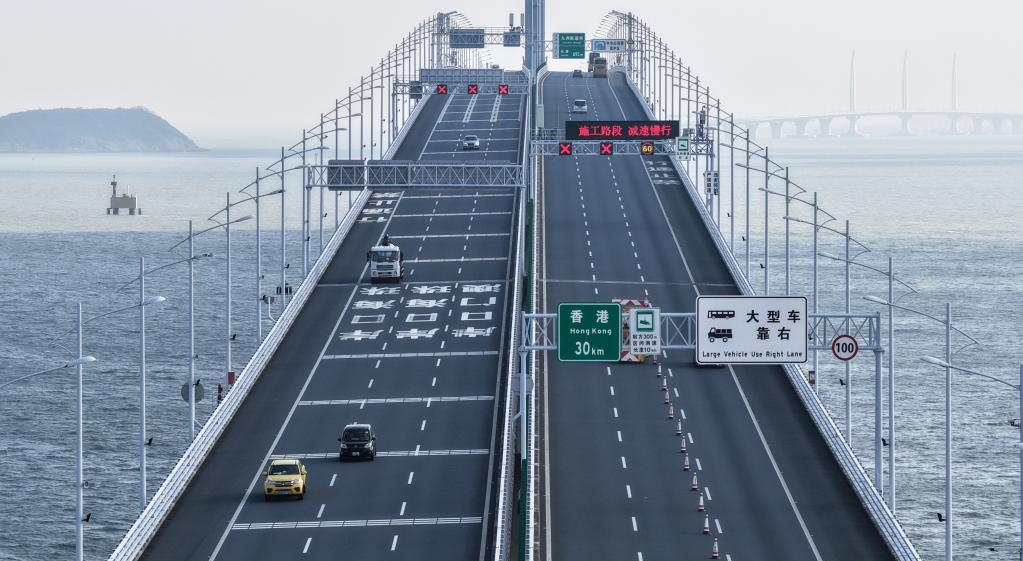 港珠澳大桥出入境客流量累计突破1亿人次。 新华社