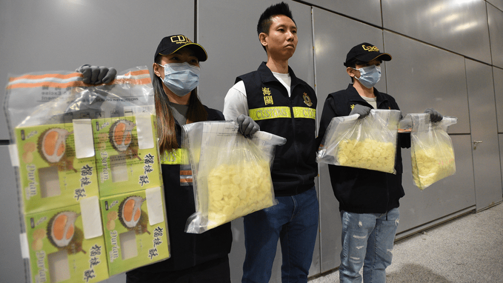 46盒榴槤酥藏6.4公斤可卡因 兩港女馬拉返港被捕