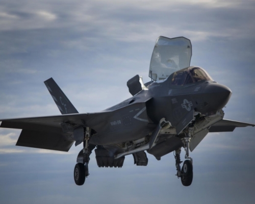 因燃油管出问题，被称为史上最贵战机F-35全线同类型战机停飞。（资料图片）