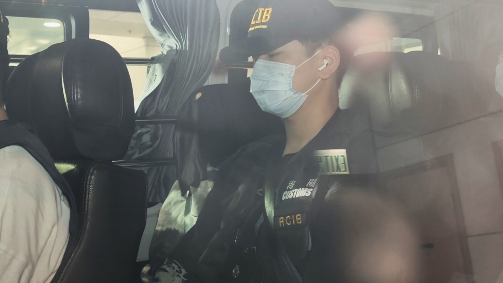 3名內地男子被海關拘捕。