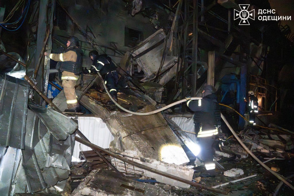 報道指，在有關停火消息公布之際，俄軍近日仍對烏克蘭多地發動猛烈空襲。美聯社