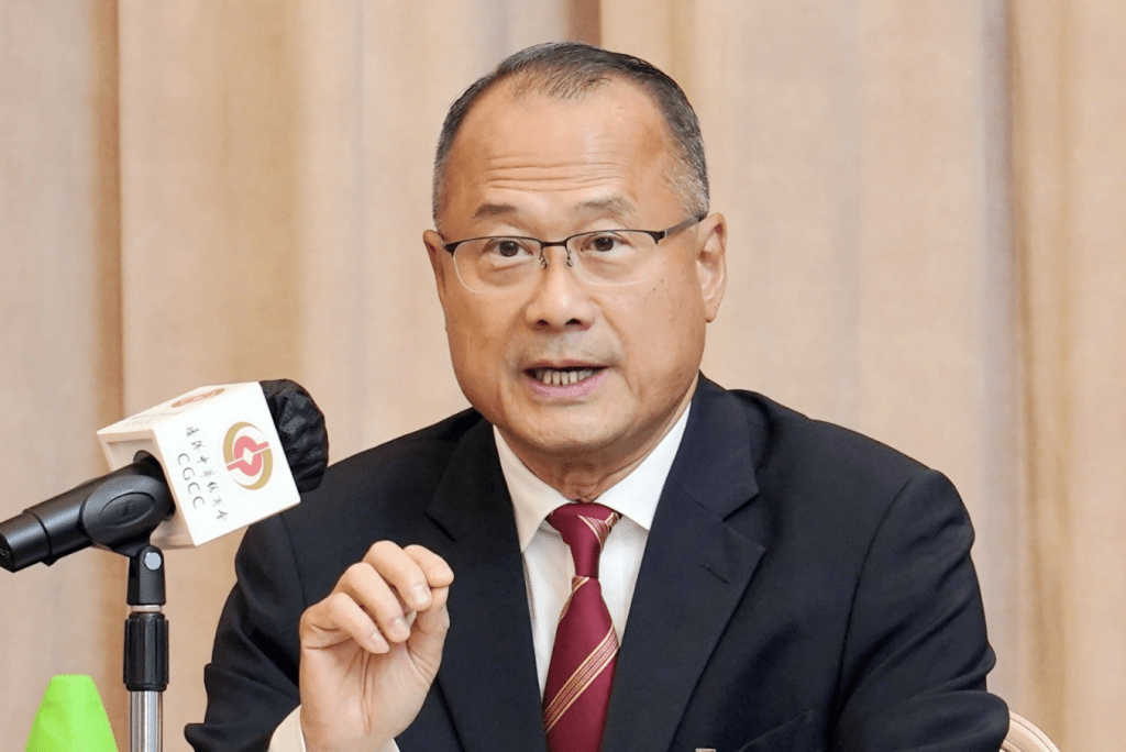 中总会长蔡冠深表示，本次任务实现香港航天领域历史性突破，是香港融入国家航天发展的重要里程，社会各界倍感荣耀与振奋。