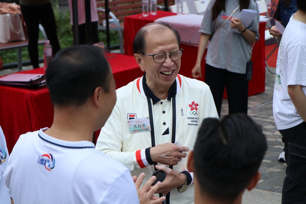 跃动山岭国庆跑，中国香港群众体育联会会长贝钧奇。 公关图片