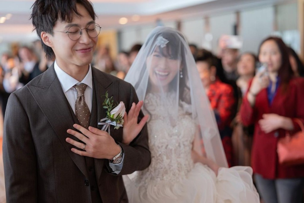 吳業坤與濱口愛子早前補辦婚禮。