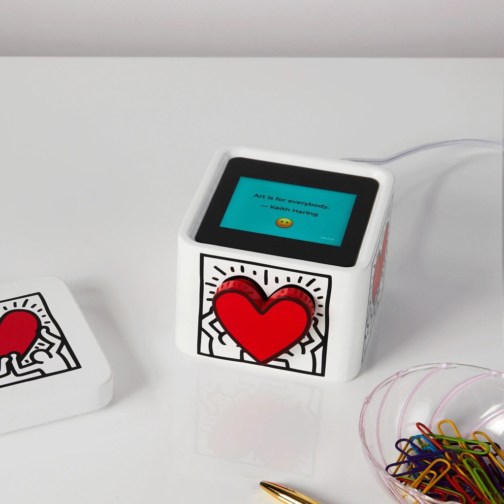 Keith Haring Love Box 傳訊盒子 售價1,980 （MoMA）