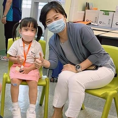 蔡若蓮指不少同學包括幼稚園生今日接種第3劑疫苗。蔡若蓮FB圖片