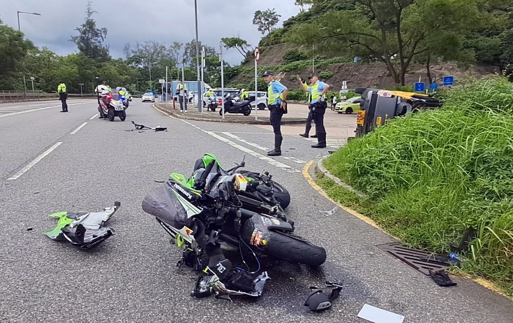 電單車損毀嚴重。林思明攝