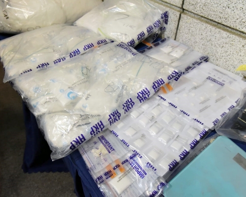 警方搜出市值約3600萬元毒品及包裝工具。