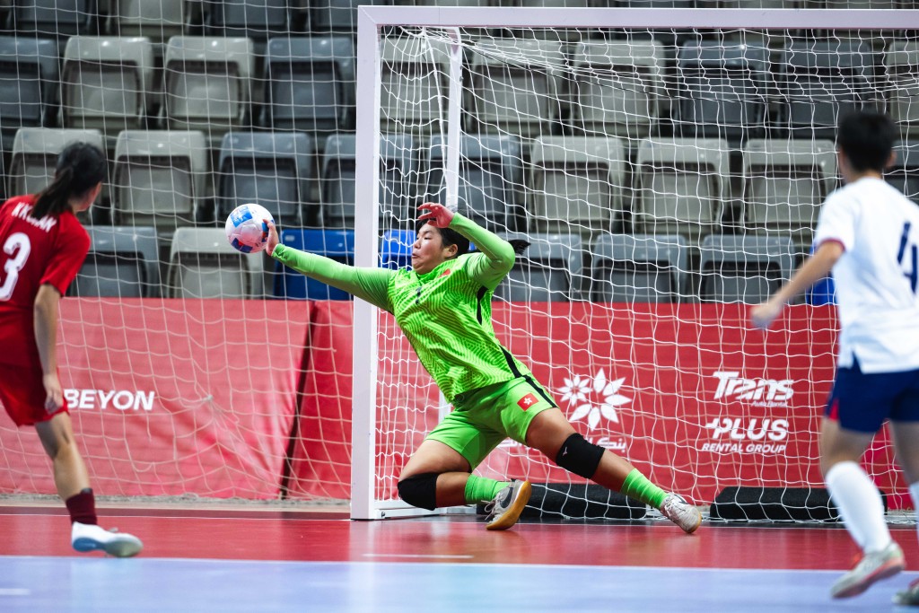 港女足(紅衫)於銅牌戰不敵中華台北。港協暨奧委會圖