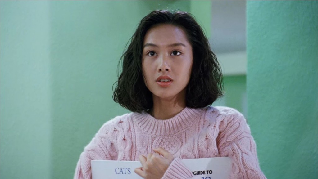 朱茵1992年主演周星驰电影《逃学威龙2》，当年她只有20岁，青春逼人。