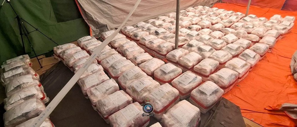 斐濟法院保存的40公斤可卡因磚驚傳被換成麵粉。 Fiji Police Force