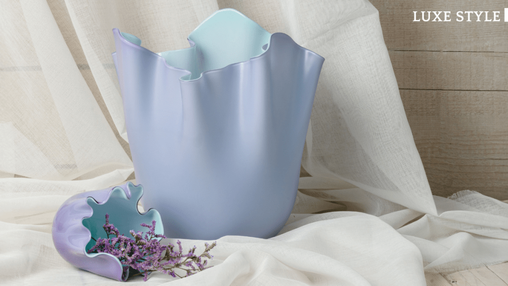 Venini新推的Lilla Menta紫綠色系列Fazzoletto花瓶。（售價待定）