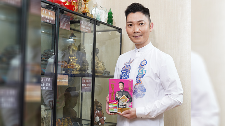 李博士指疫情唔會一下子冇晒，而係會慢慢淡化。