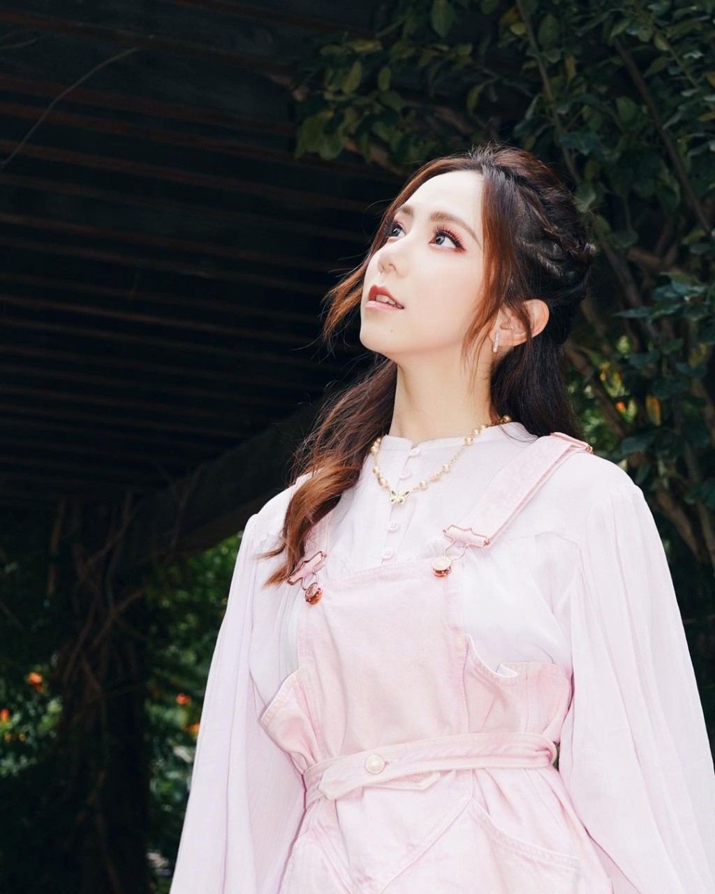 G.E.M.被粉絲大合唱的聲音幾乎弄哭。
