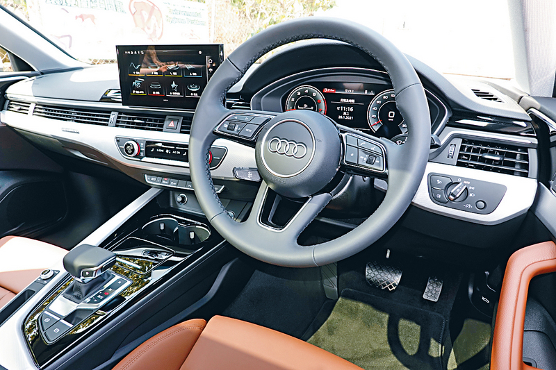 ●車廂Sport款?盤及雙色皮革包裝，配襯鋁片裝飾，滿載跑車氣氛。