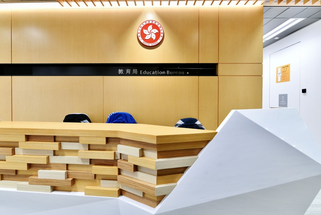 教育局指獲悉有數間參加「同根同心」內地交流的學校調整行程安排，以便隨團人員前往投票。資料圖片