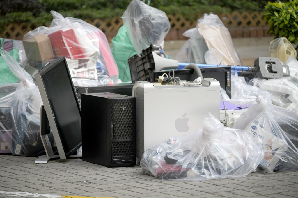 有议员建议政府考虑与内地合作建立新绿色产业，处理有价值及可重用的家用或商用家俬废物。