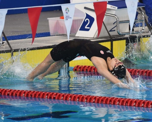 歐鎧淳於女子50米背泳初賽游出28.81秒，以第六名殺入決賽。郭晉朗攝