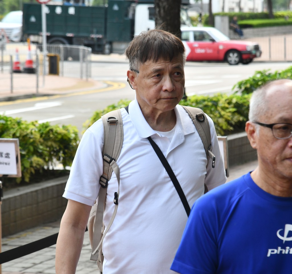 證人李國鴻的的母親與兩位外傭住在宏昌閣2603號,三人在大火中不幸罹難。 證人李國鴻的的母親與兩位外傭住在宏昌閣2603號,三人在大火中不幸罹難。